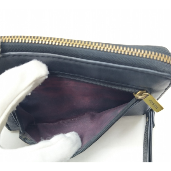 Fossil Black Leather Zip Arpimd Credit Card Wristlet - Wallet - Picture 14 of 15